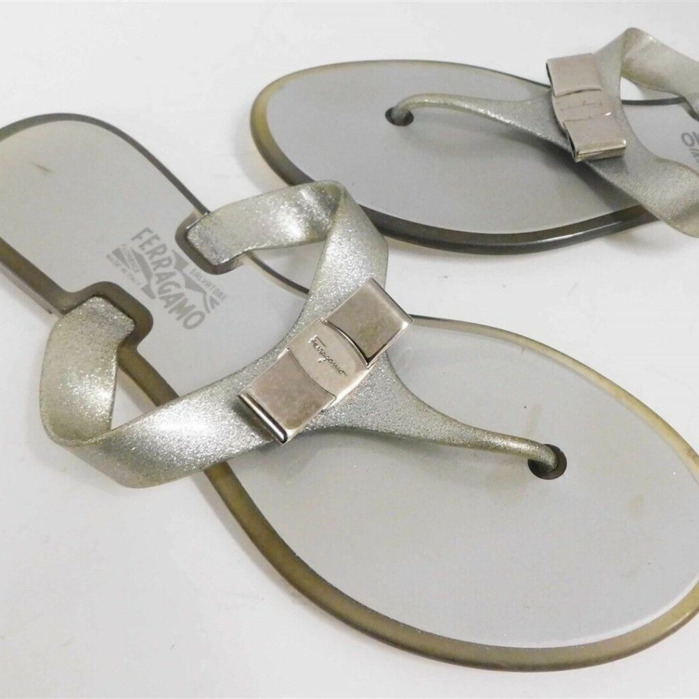 Salvatore Ferragamo Farella Silver Glitter Flip Flop Sandals‎ 8 M